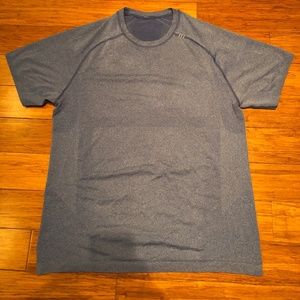 Metal vent tech tee
